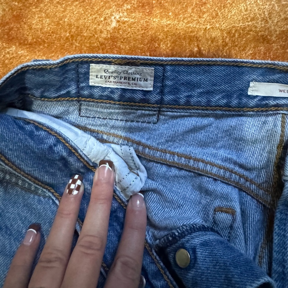 Levi jeans